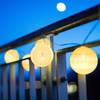LED Lichterkette mit 10 Kugeln Weiß