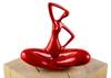 Sculpture moderne En Tailleur Rouge - Pierre artificielle - Matière plastique - 25 x 28 x 13 cm