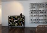 Schwarzes Sideboard mit Blumendruck Schwarz