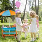 Kindersitzgruppe Garten mit Sonnenschirm