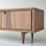 TV-Schrank Jonàk Braun - Massivholz - Holzart/Dekor - 140 x 45 x 45 cm