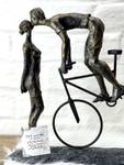 K眉ss Mich Fahrradfahrer Skulptur