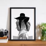 Bild Young Women Wearing Sun Hat Buche massiv / Plexiglas - 32 x 42 cm