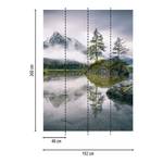 Fotomurale Montagne nebbiose e lago Tessuto non tessuto - Verde / Grigio / Blu - 1,92cm x 2,6cm