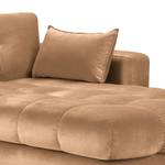 Ecksofa Costellio mit Ottomane Samt Blonda: Cappuccino - Longchair davorstehend rechts