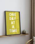 Afbeelding One Day at a Time massief beukenhout/acrylglas - zwart - 32 x 42 cm