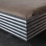Bed Workbase I zilveren plaat/zwart Buffalo kunstleer - 140 x 200cm
