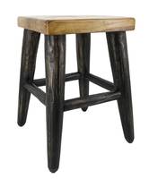 HOCKER AUS HOLZ MIT SCHWARZEN BEINEN