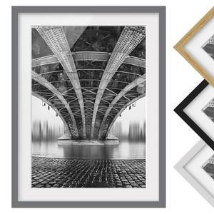 Afbeelding Under The Iron Bridge III deels massief grenenhout - grijs - 70 x 100 cm