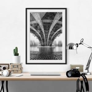 Afbeelding Under The Iron Bridge I deels massief grenenhout - zwart - 40 x 55 cm