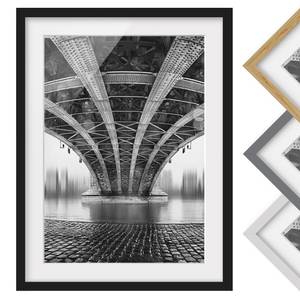 Afbeelding Under The Iron Bridge I deels massief grenenhout - zwart - 50 x 70 cm