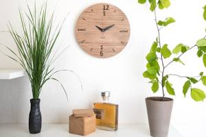 Horloge murale design Kultuhr oak round Beige - Bois/Imitation - En partie en bois massif - 30 x 30 x 4 cm