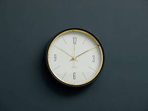 Horloge murale design THE GOLDEN SHINE. Blanc - Verre - 32 x 32 x 5 cm