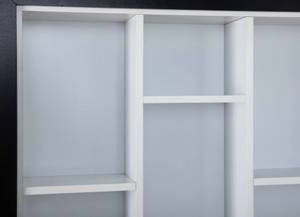 Wandbücherregal mit Staufächern Weiß - Holzwerkstoff - 67 x 14 x 67 cm