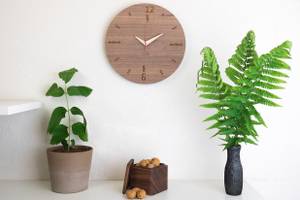 Horloge murale Kultuhr nutwood round Marron - Bois/Imitation - En partie en bois massif - 30 x 30 x 4 cm