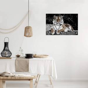 Tableau mural tigre en observation 65 x 97 cm