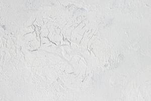 Tableau peint à la main Crumbling Facade Marron - Blanc - Bois massif - Textile - 60 x 90 x 4 cm