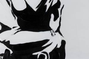 Tableau peint Banksy's Police Kiss Noir - Blanc - Bois massif - Textile - 75 x 100 x 4 cm