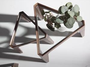 Dreieckiger Ecktisch in Glas und Walnuss Braun - Holzwerkstoff - 58 x 55 x 50 cm