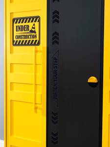 Bulldozer Kleiderschrank mit Beleuchtung Gelb - Holzwerkstoff - 138 x 195 x 62 cm