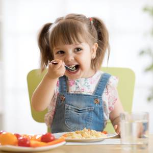 Platzdeckchen für Kinder in Wolkenform Grau