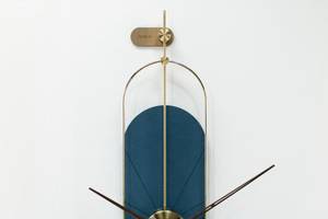 Horloge murale design THE BLUE PLANET. Bleu - Bois manufacturé - Métal - 20 x 90 x 2 cm