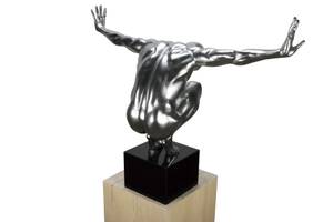 Skulptur Even Temper Silber - Kunststein - Kunststoff - 80 x 61 x 33 cm