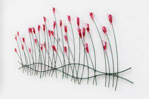 Sculpture murale métal Fleurs enjouées Vert - Rouge - Métal - 123 x 55 x 5 cm