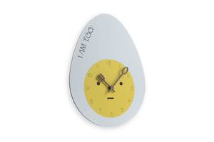 Horloge murale design THE EGGY. Blanc - Bois manufacturé - 24 x 32 x 1 cm