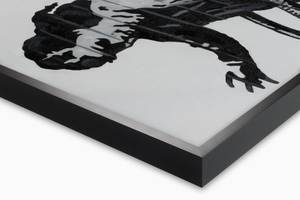 Tableau peint Banksy's Hula Hoop Noir - Blanc - Bois massif - Textile - 60 x 90 x 4 cm