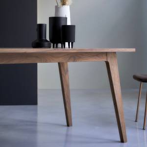 Tisch Esmée Braun - Massivholz - Holzart/Dekor - 180 x 78 x 90 cm