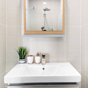 Wandspiegel mit Ablage Braun - Grau - Silber - Bambus - Holzwerkstoff - Glas - 38 x 55 x 12 cm