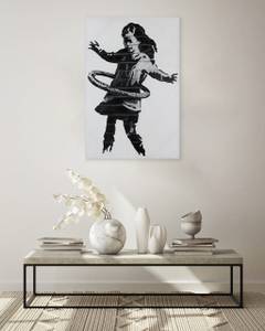 Tableau peint Banksy's Hula Hoop Noir - Blanc - Bois massif - Textile - En partie en bois massif - 60 x 90 x 4 cm