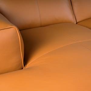 Canapé d’angle 3 places HUDSON Cuir véritable Neka : Cognac - Largeur : 251 cm - Méridienne courte à droite (vue de face)