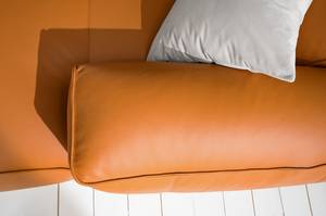 Canapé d’angle 3 places HUDSON Cuir véritable Neka : Cognac - Largeur : 284 cm - Méridienne courte à droite (vue de face)