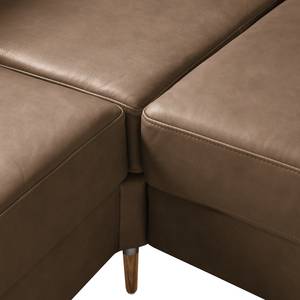 Ecksofa COSO Classic+ mit Ottomane Echtleder - Echtleder Taru: Nougat - Breite: 245 cm - Ottomane davorstehend links - Bettkasten - Eiche Dunkel