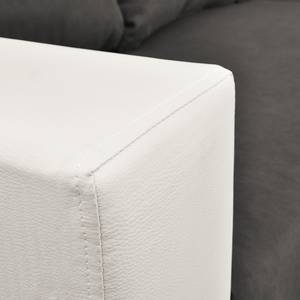 Canapé d’angle Drayton Imitation cuir / Microfibre - Cuir Soka / Microfibre Miako: Blanc / Gris - Méridienne longue à droite (vue de face) - Avec repose-pieds