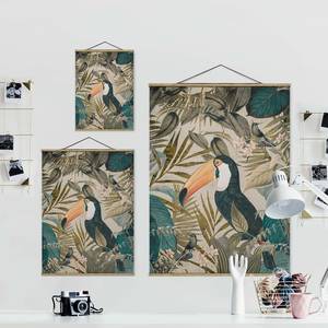 Stoffbild Collage Tukan im Dschungel Textil; Massivholz (Holzart) - Mehrfarbig - 35cm x 46,5cm x 0,3cm - 35 x 47 cm