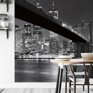 Fotobehang Brooklyn Bridge vlies - zwart / wit - 1,92cm x 2,6cm - Breedte: 1.9 cm