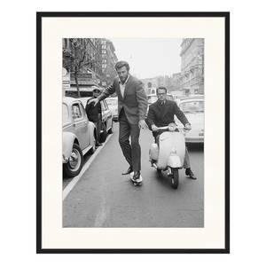 Quadro Clint Eastwood Takes a Skateboard Faggio massello / Vetro acrilico - Nero - 42 x 52 cm