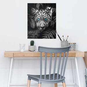 Poster Blue Eyed Leopard papier - zwart - 40 x 50 cm