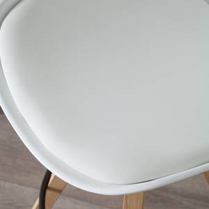 Chaise de bar ALEDAS coque en plastique Imitation cuir / Hévéa massif - Blanc - Lot de 2