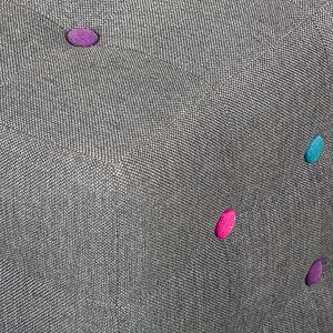 Pouf Bouton tessuto strutturato grigio