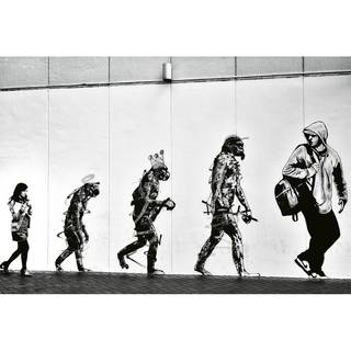Fotomurale Street Art Evolution Tessuto non tessuto - Nero / Bianco - 3,84cm x 2,6cm