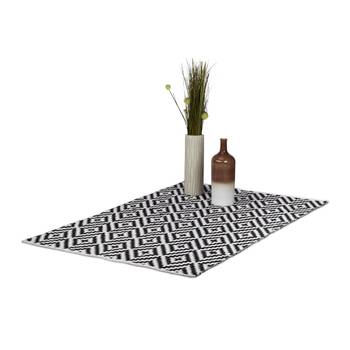 Tapis de salon en noir et blanc