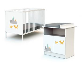 Babyzimmer Bett und Wickelkommode