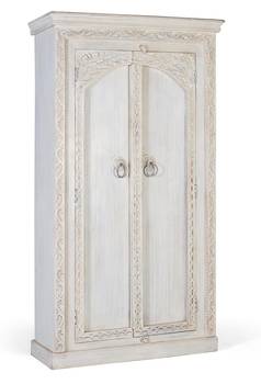 Kleiderschrank 1683