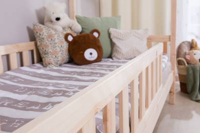 Massives Hausbett Lou mit Schublade