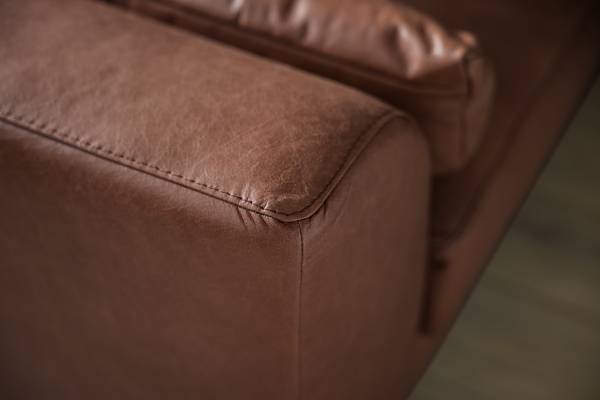 Ecksofa NORLICK Echtleder Arelia: Muskat - Longchair davorstehend rechts