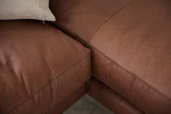 Ecksofa NORLICK Echtleder Arelia: Muskat - Longchair davorstehend rechts